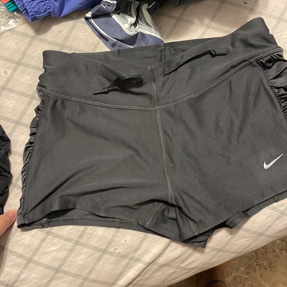 Nike dry fit shorts with underwear lining attached - Picture 3 of 7